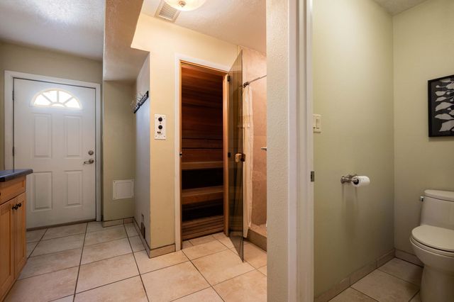 13401 Desert Hills Place NE, Albuquerque, NM 87111