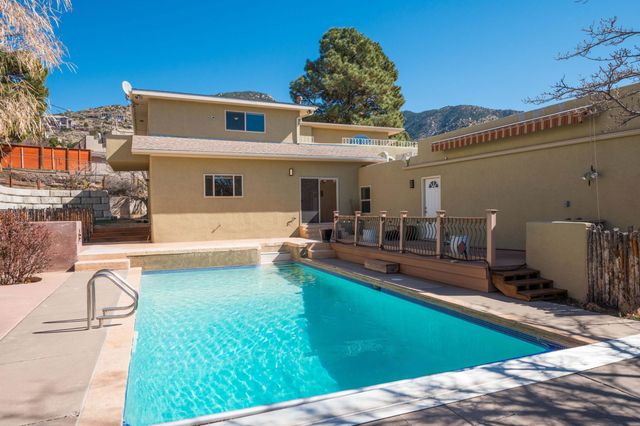 13401 Desert Hills Place NE, Albuquerque, NM 87111