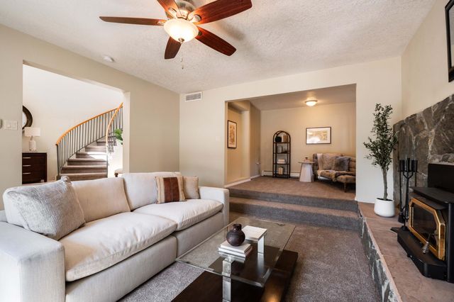 13401 Desert Hills Place NE, Albuquerque, NM 87111