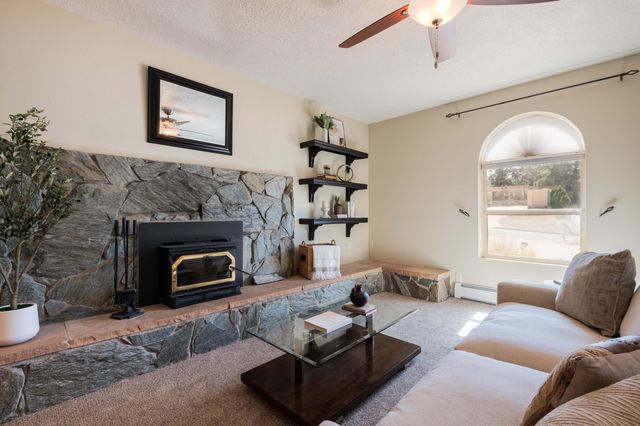 13401 Desert Hills Place NE, Albuquerque, NM 87111