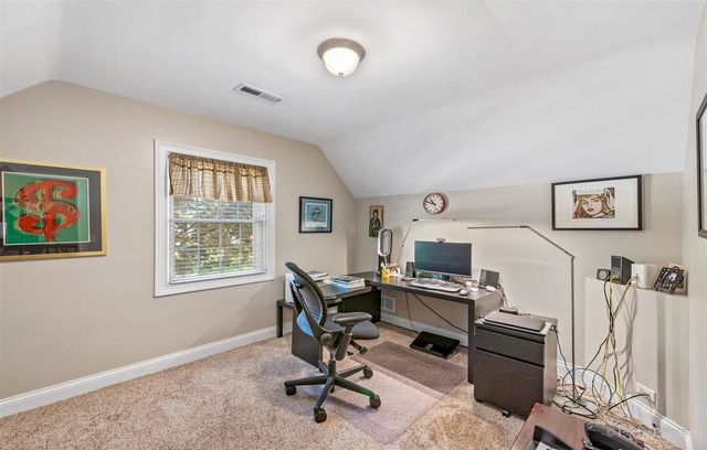 240 S McHenry Avenue, Crystal Lake, IL 60014