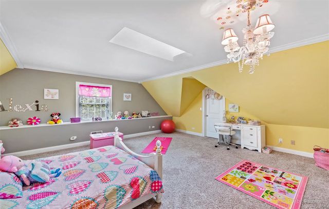 240 S McHenry Avenue, Crystal Lake, IL 60014