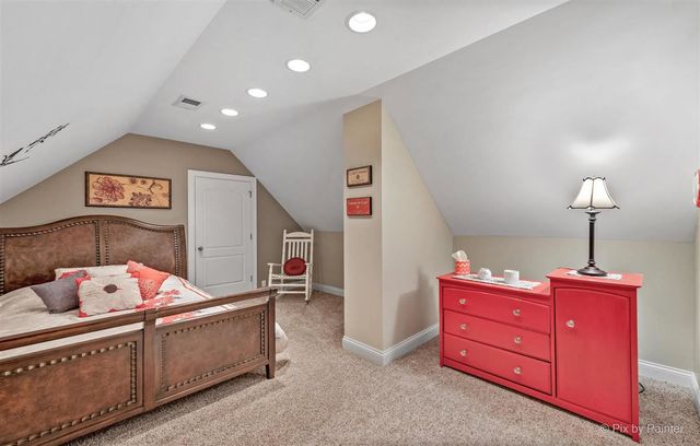 240 S McHenry Avenue, Crystal Lake, IL 60014