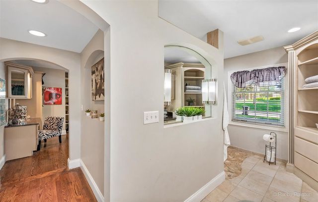 240 S McHenry Avenue, Crystal Lake, IL 60014