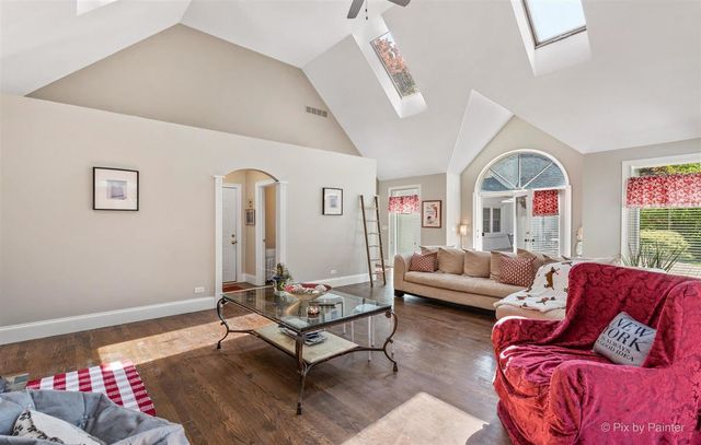 240 S McHenry Avenue, Crystal Lake, IL 60014