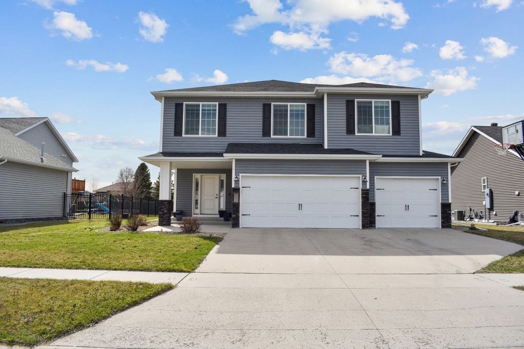 2115 41st Street S, Moorhead, MN 56560