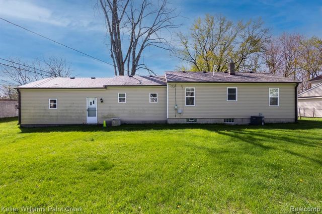 2244 Hammerslea Road, Lake Orion, MI 48359