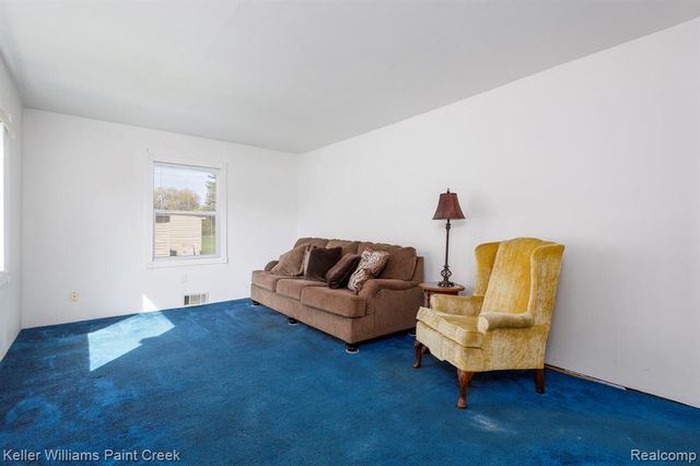 2244 Hammerslea Road, Lake Orion, MI 48359