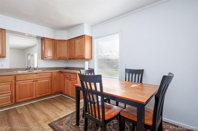 2244 Hammerslea Road, Lake Orion, MI 48359