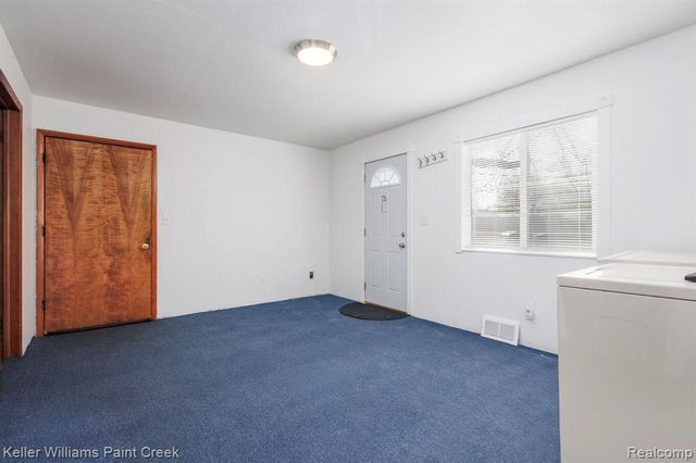 2244 Hammerslea Road, Lake Orion, MI 48359