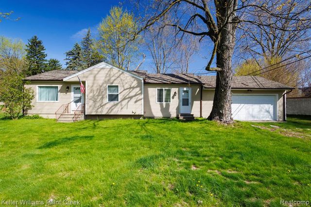 2244 Hammerslea Road, Lake Orion, MI 48359