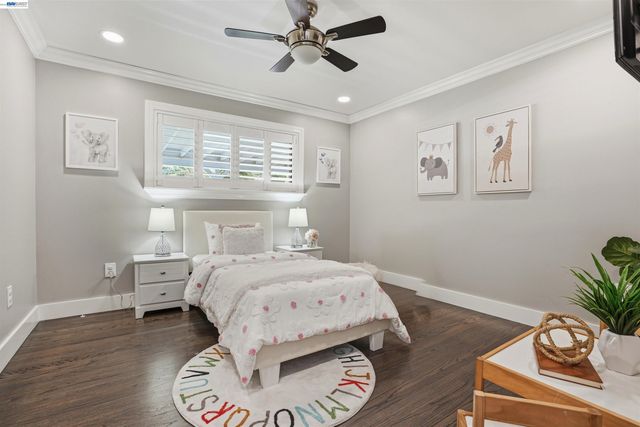 3910 Oak Hill Rd, Oakland, CA 94605