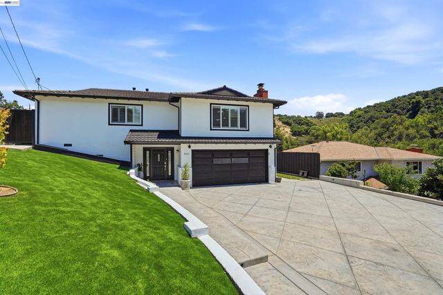 3910 Oak Hill Rd, Oakland, CA 94605