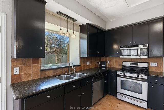 602 Encinas Place, College Station, TX 77845