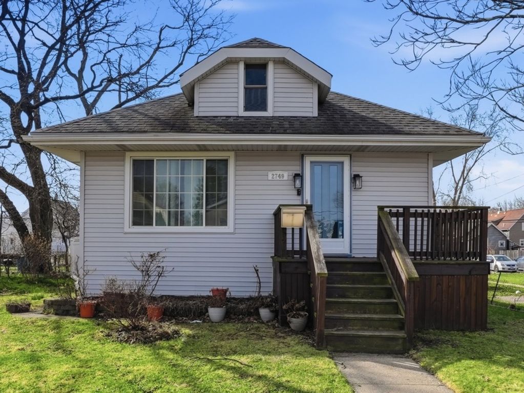 Image 1 of property listing at 2749 Broadway Street, Blue Island, IL 60406