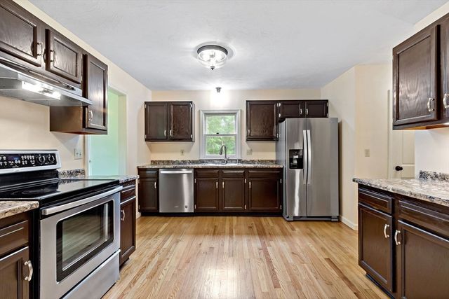 185 Bournehurst Drive, Plymouth, MA 02360