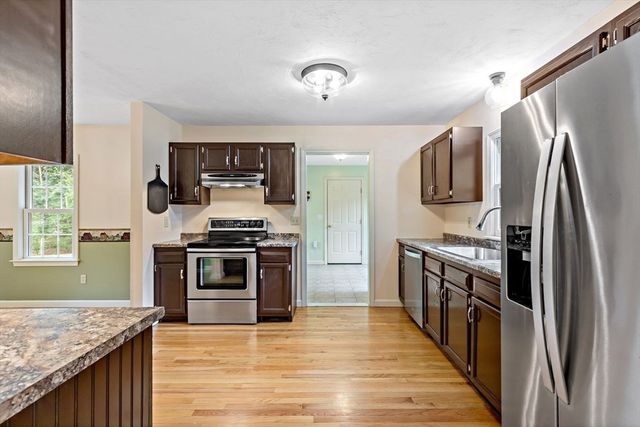 185 Bournehurst Drive, Plymouth, MA 02360