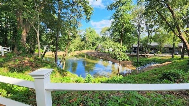 401 Park Ridge Circle, Marietta, GA 30068