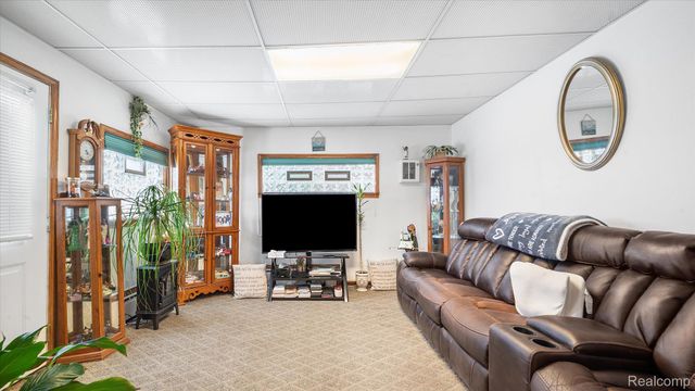 15120 Whitcomb Street, Detroit, MI 48227