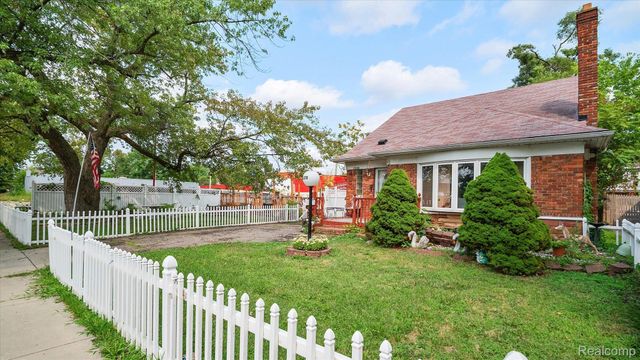15120 Whitcomb Street, Detroit, MI 48227