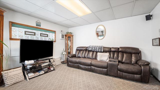 15120 Whitcomb Street, Detroit, MI 48227