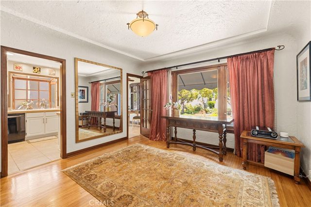 1130 Geneva, Glendale, CA 91207