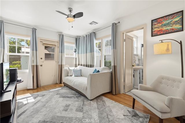 1130 Geneva, Glendale, CA 91207
