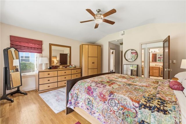 1130 Geneva, Glendale, CA 91207