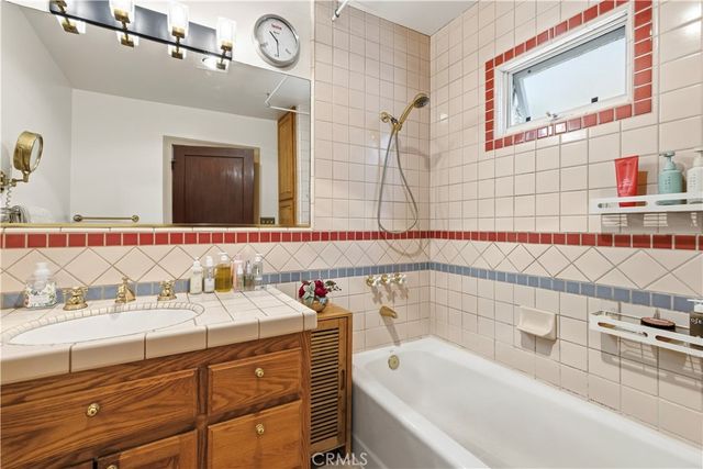 1130 Geneva, Glendale, CA 91207