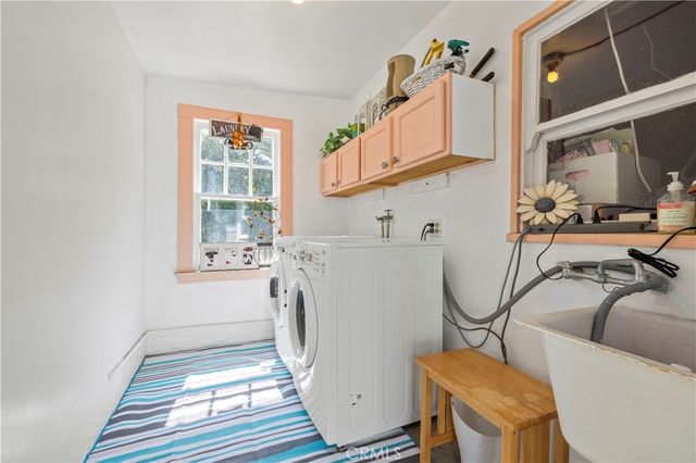 1130 Geneva, Glendale, CA 91207
