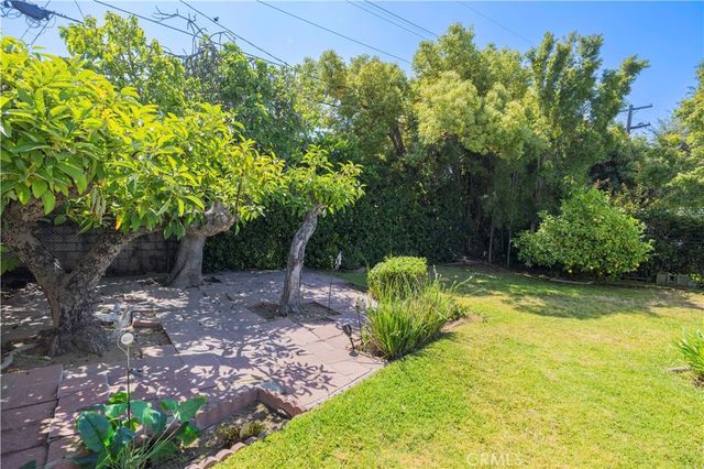 1130 Geneva, Glendale, CA 91207