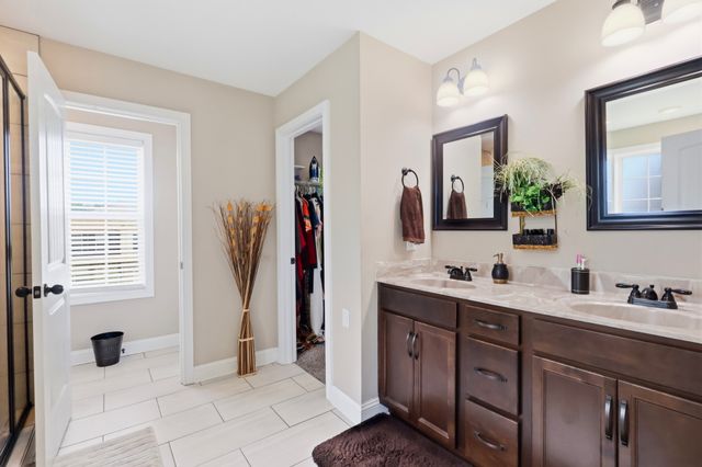 141 Kingstons Cv, Clarksville, TN 37042