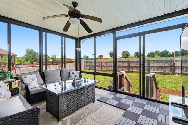 141 Kingstons Cv, Clarksville, TN 37042