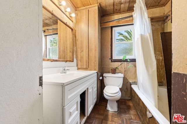 1523 Highgate Avenue, Los Angeles, CA 90042