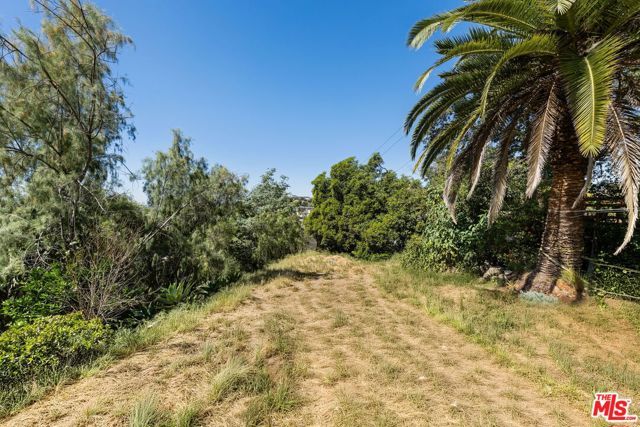 1523 Highgate Avenue, Los Angeles, CA 90042