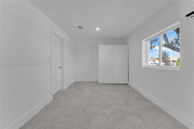 521 NW 33rd Ave, Miami, FL 33125