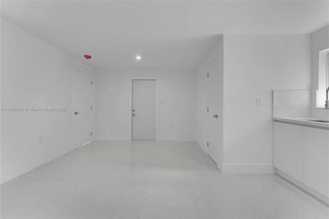 521 NW 33rd Ave, Miami, FL 33125