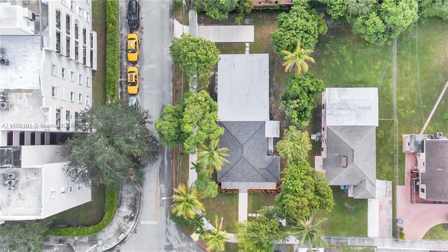 521 NW 33rd Ave, Miami, FL 33125