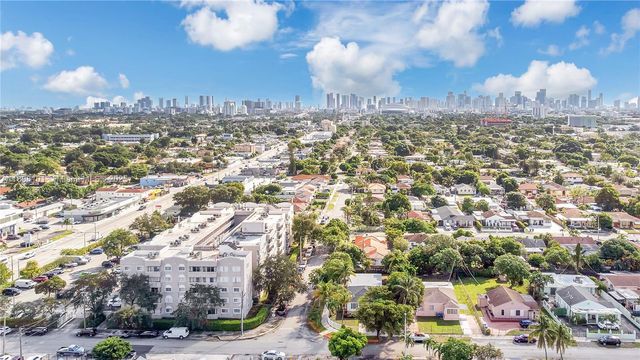 521 NW 33rd Ave, Miami, FL 33125