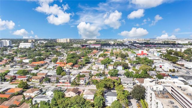 521 NW 33rd Ave, Miami, FL 33125