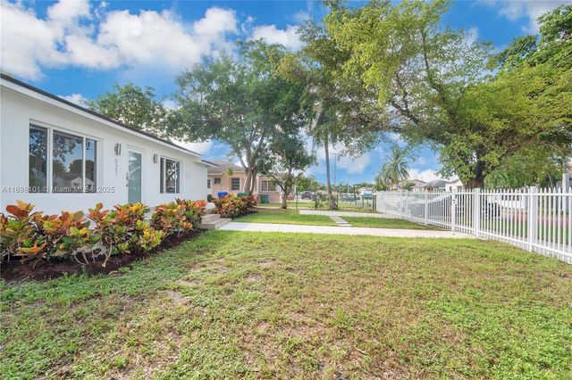 521 NW 33rd Ave, Miami, FL 33125