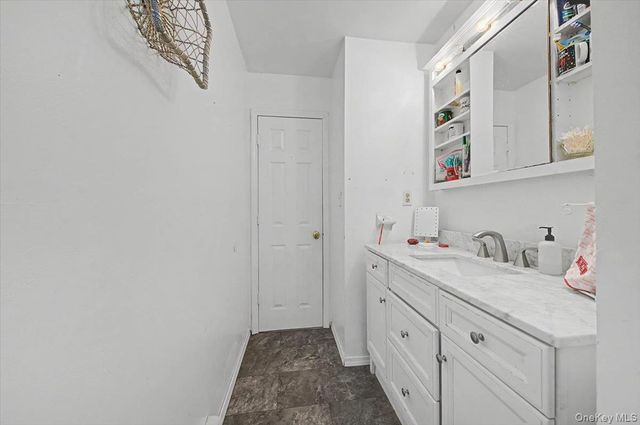 14 Capital Drive, Blooming Grove, NY 10992