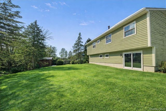 14 Capital Drive, Blooming Grove, NY 10992