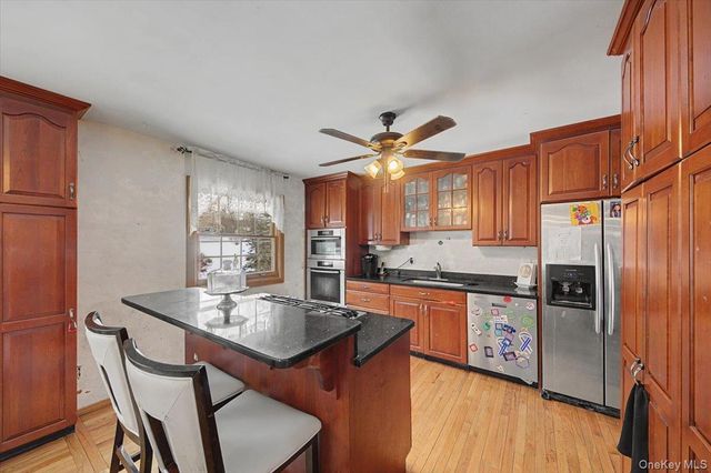 14 Capital Drive, Blooming Grove, NY 10992