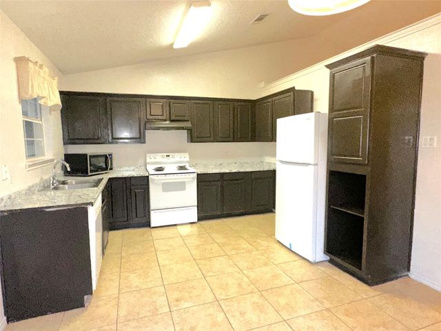 769 Windridge Lane, Burleson, TX 76028