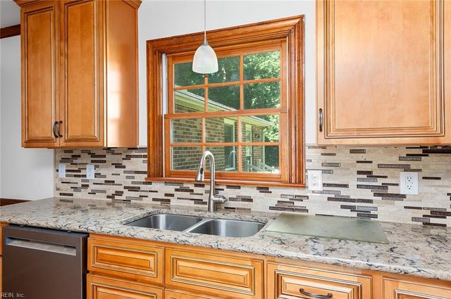 175 Cabell DR, Newport News, VA 23602