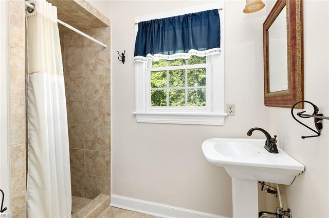 175 Cabell DR, Newport News, VA 23602