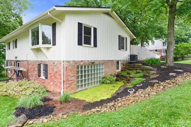 1204 Forest Court, Wyoming, OH 45215