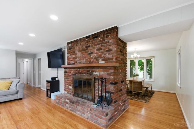 1204 Forest Court, Wyoming, OH 45215