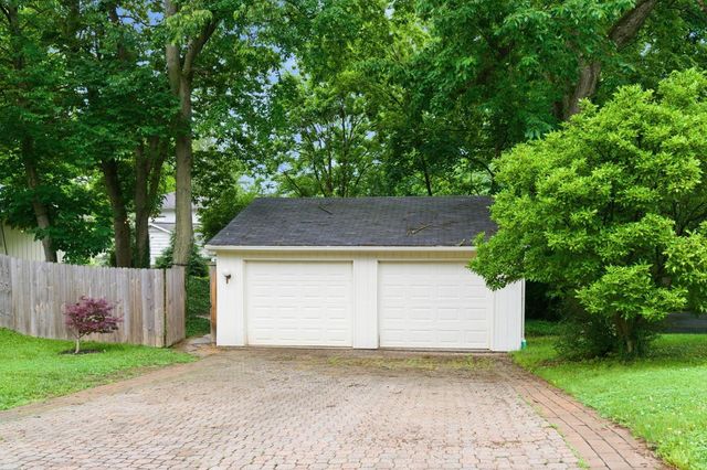 1204 Forest Court, Wyoming, OH 45215